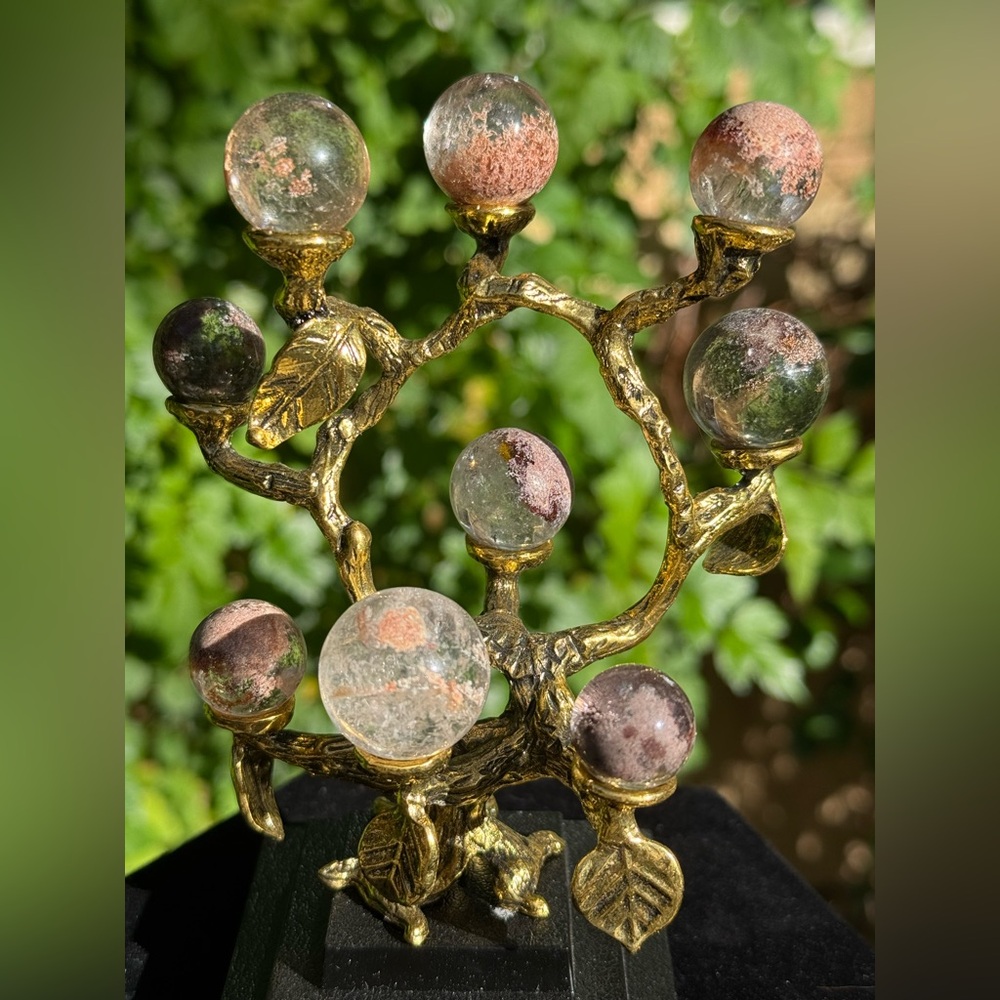 Artistic brass sphere holder with 9 garden quartz spheres. - Picture 2 of 4